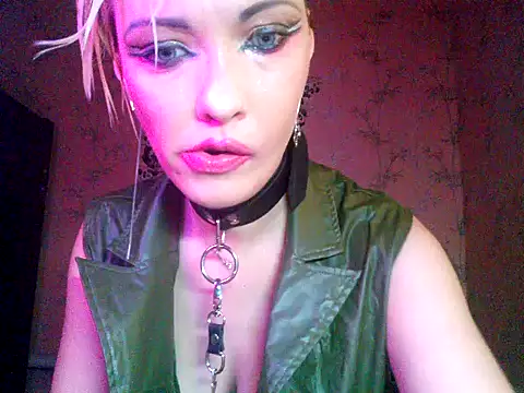 Snapshot of WildMissNiks chatting on November 13, 2025, 7:56 am WildMissNiks online show from November 13, 2025, 7:56 am