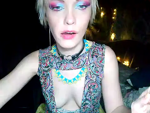 Snapshot of WildMissNiks chatting on December 23, 2024, 1:45 pm WildMissNiks online show from December 23, 2024, 1:45 pm