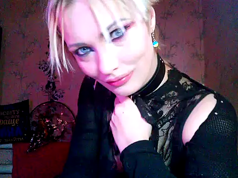Snapshot of WildMissNiks chatting on November 2, 2025, 9:36 am WildMissNiks online show from November 2, 2025, 9:36 am