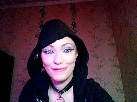 Snapshot of WildMissNiks chatting on November 21, 2025, 9:30 am WildMissNiks online show from November 21, 2025, 9:30 am