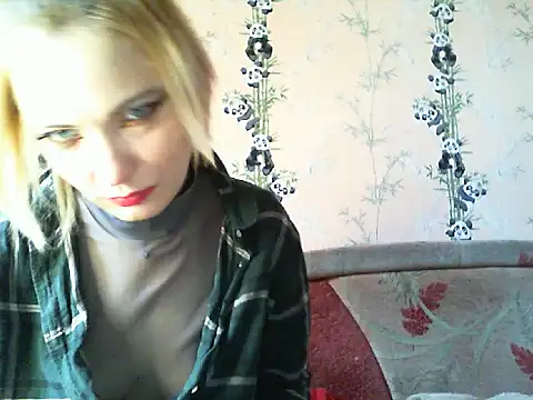 WildMissNiks online show from May 5, 2026, 6:49 am