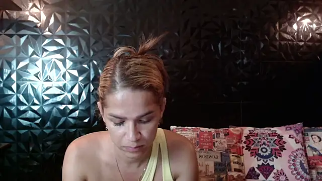 PINK  LOLA1 online show from May 29, 2026, 12:38 am