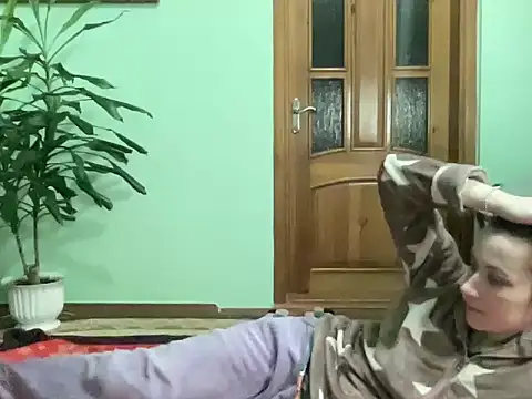 Snapshot of AngelTough20 chatting on February 4, 2026, 10:49 pm AngelTough20 online show from February 4, 2026, 10:49 pm