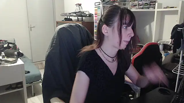 Snapshot of missthon0 chatting on February 9, 2026, 12:58 pm missthon0 online show from February 9, 2026, 12:58 pm