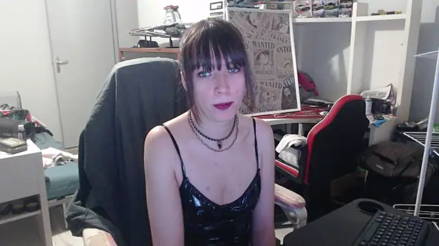 Snapshot of missthon0 chatting on February 3, 2026, 10:42 am missthon0 online show from February 3, 2026, 10:42 am