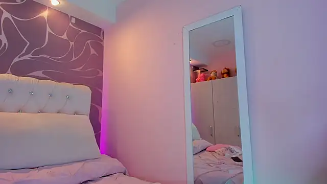 Snapshot of KeilaLovJack chatting on January 18, 2025, 1:08 pm KeilaLovJack online show from January 18, 2025, 1:08 pm