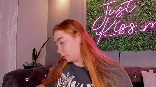 Snapshot of hannamartinn chatting on October 8, 2025, 3:24 pm hannamartinn online show from October 8, 2025, 3:24 pm