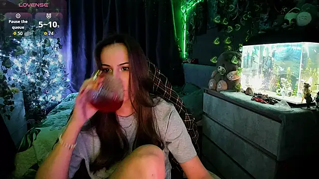 Selbi Paine online show from December 22, 2025, 12:33 am