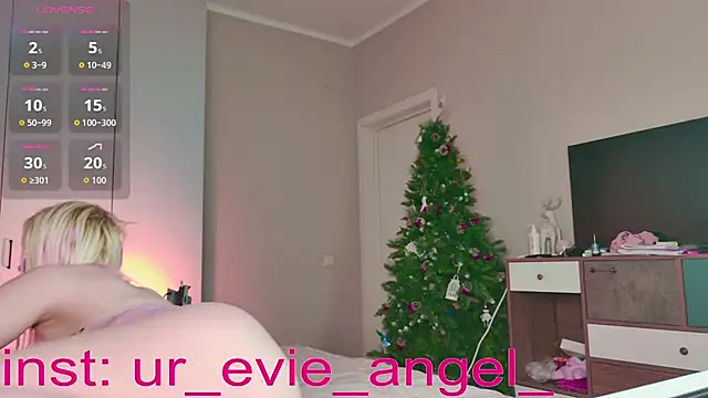 Evelyn rabbit online show from March 12, 2026, 1:15 pm