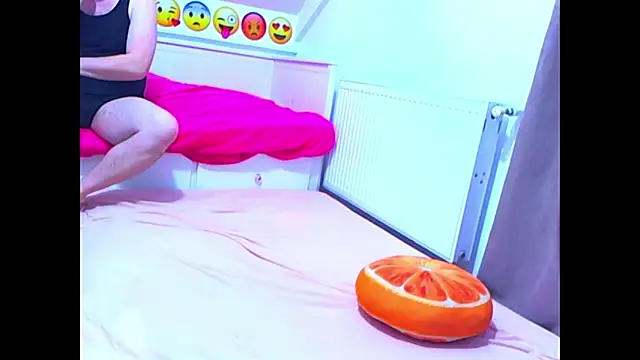 evehotty online show from March 19, 2026, 8:09 pm