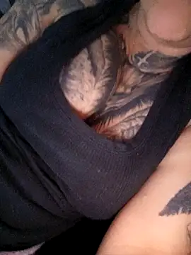 vamporasuccubus19777 online show from November 8, 2025, 2:31 pm