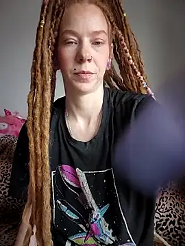 Snapshot of LucidLucy chatting on February 9, 2026, 3:32 pm LucidLucy online show from February 9, 2026, 3:32 pm