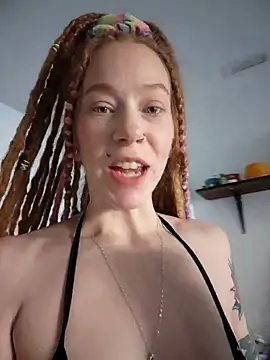 Snapshot of LucidLucy chatting on February 8, 2026, 4:48 pm LucidLucy online show from February 8, 2026, 4:48 pm