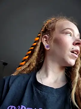 LucidLucy online show from October 28, 2025, 12:48 pm