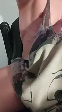 Snapshot of sexy_fit_guy_on_cam chatting on January 18, 2026, 10:35 pm sexy fit guy on cam online show from January 18, 2026, 10:35 pm