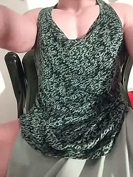 Snapshot of sexy_fit_guy_on_cam chatting on November 1, 2025, 9:47 am sexy fit guy on cam online show from November 1, 2025, 9:47 am