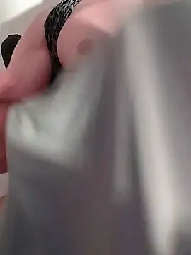 Snapshot of sexy_fit_guy_on_cam chatting on February 9, 2025, 7:05 am sexy fit guy on cam online show from February 9, 2025, 7:05 am