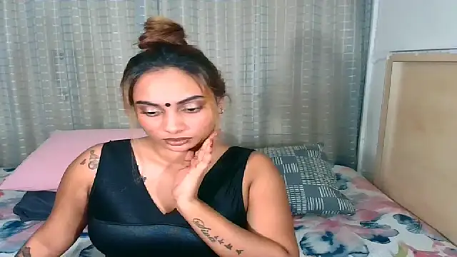 sexyindianchic online show from November 17, 2025, 6:01 pm