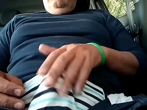 Snapshot of totino975 chatting on December 6, 2024, 3:28 pm totino975 online show from December 6, 2024, 3:28 pm