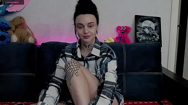 TeaAlen online show from December 19, 2024, 6:56 pm