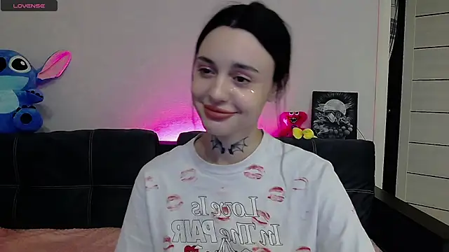 TeaAlen online show from December 17, 2024, 6:09 pm