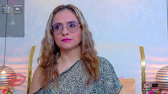 Snapshot of MarilynVega1 chatting on July 6, 2026, 8:44 pm MarilynVega1 online show from July 6, 2026, 8:44 pm