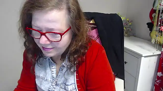 Snapshot of Adelewildx chatting on February 12, 2025, 4:23 am Adelewildx online show from February 12, 2025, 4:23 am