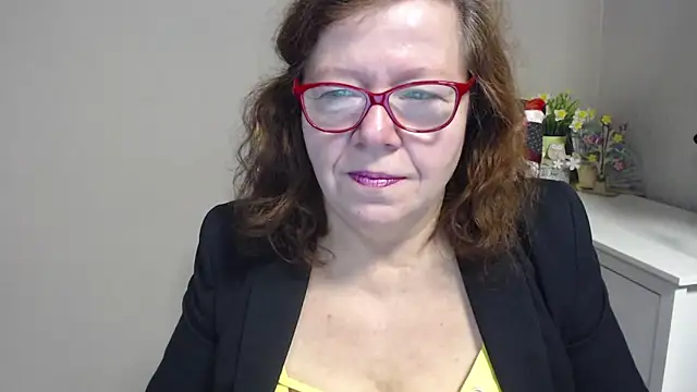 Snapshot of Adelewildx chatting on February 13, 2025, 4:54 am Adelewildx online show from February 13, 2025, 4:54 am