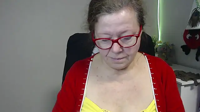 Snapshot of Adelewildx chatting on February 25, 2025, 4:46 am Adelewildx online show from February 25, 2025, 4:46 am
