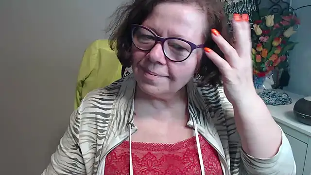 Adelewildx online show from April 14, 2026, 3:22 am