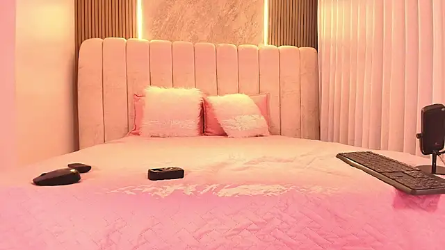 Snapshot of emyli_sw_ chatting on February 12, 2026, 3:06 am emyli sw online show from February 12, 2026, 3:06 am