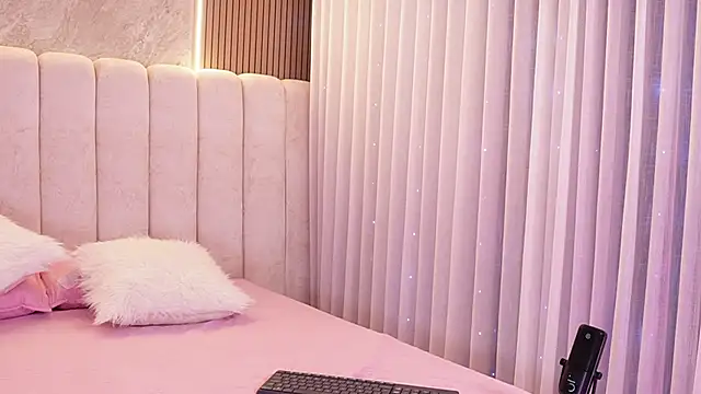 Snapshot of emyli_sw_ chatting on February 14, 2026, 3:07 am emyli sw online show from February 14, 2026, 3:07 am