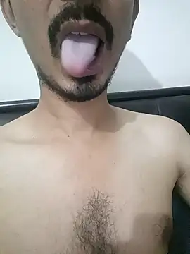 dreamtoungelick69 online show from November 12, 2025, 5:28 pm