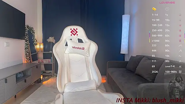 mikkixmeow online show from June 17, 2026, 3:22 pm