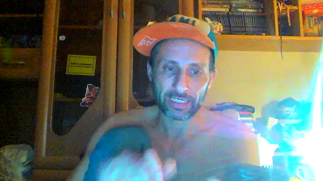 Snapshot of FireFox_Feel chatting on March 22, 2025, 7:04 am FireFox Feel online show from March 22, 2025, 7:04 am