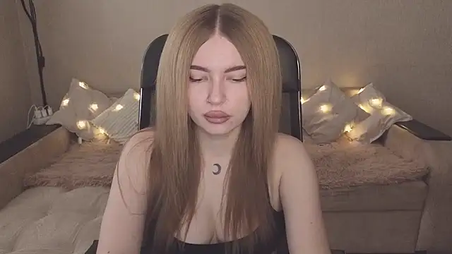 ViolettaLopez online show from October 26, 2025, 9:53 am