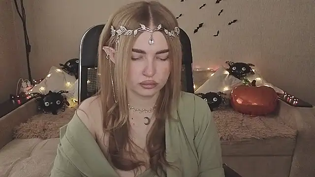 ViolettaLopez online show from October 30, 2025, 10:57 am