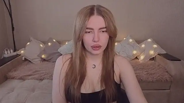 ViolettaLopez online show from April 10, 2026, 1:29 pm