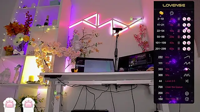 Elena-Marilyn online show from November 21, 2025, 8:52 pm