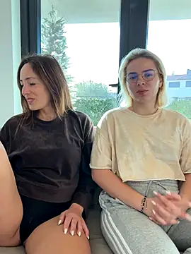 Snapshot of SweeetAlegra chatting on December 3, 2025, 9:53 am SweeetAlegra online show from December 3, 2025, 9:53 am