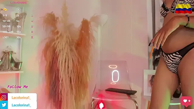 LaColorina  online show from November 5, 2025, 4:10 pm