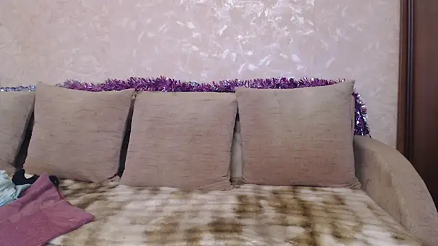 Snapshot of Amy_August chatting on December 20, 2025, 8:28 am Amy August online show from December 20, 2025, 8:28 am