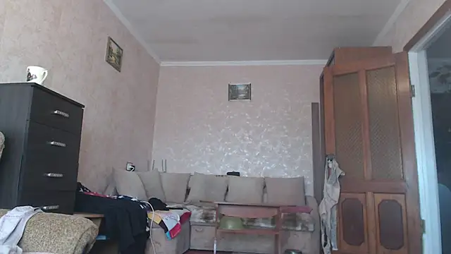 Snapshot of Amy_August chatting on February 9, 2026, 12:03 pm Amy August online show from February 9, 2026, 12:03 pm