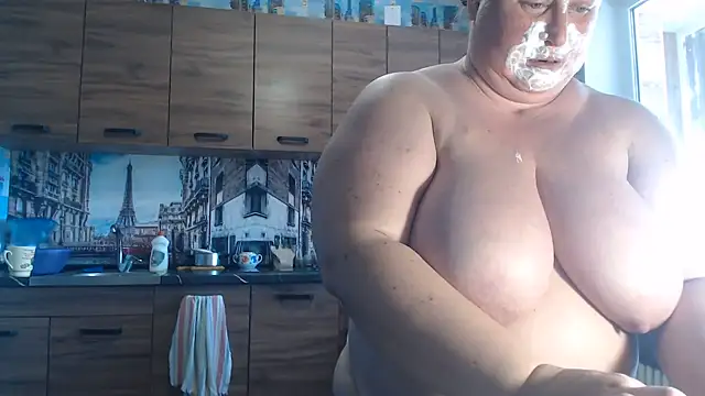 Amy August online show from June 21, 2026, 9:59 am
