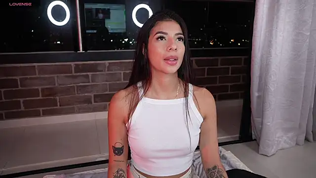 Snapshot of Veronica_ar chatting on February 19, 2025, 1:40 am Veronica ar online show from February 19, 2025, 1:40 am