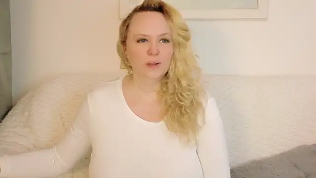 Sarah4you online show from March 6, 2026, 5:41 pm