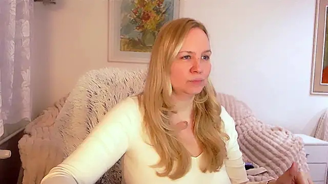 Snapshot of Sarah4you chatting on February 22, 2025, 10:31 pm Sarah4you online show from February 22, 2025, 10:31 pm