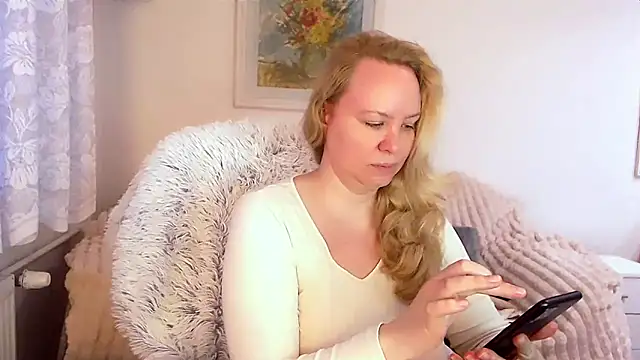 Snapshot of Sarah4you chatting on March 1, 2025, 4:33 pm Sarah4you online show from March 1, 2025, 4:33 pm