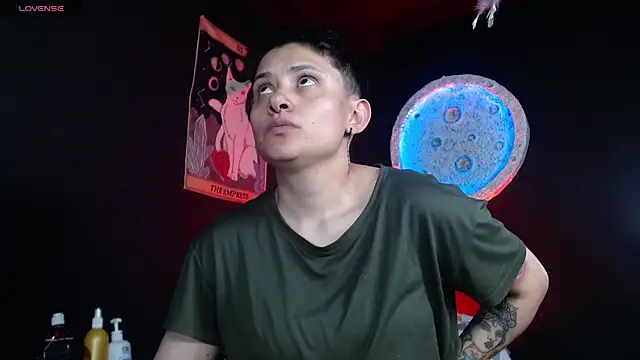girl intense444 online show from June 24, 2026, 7:33 pm