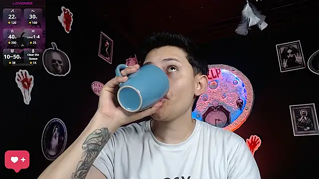 girl intense444 online show from October 25, 2025, 1:34 pm